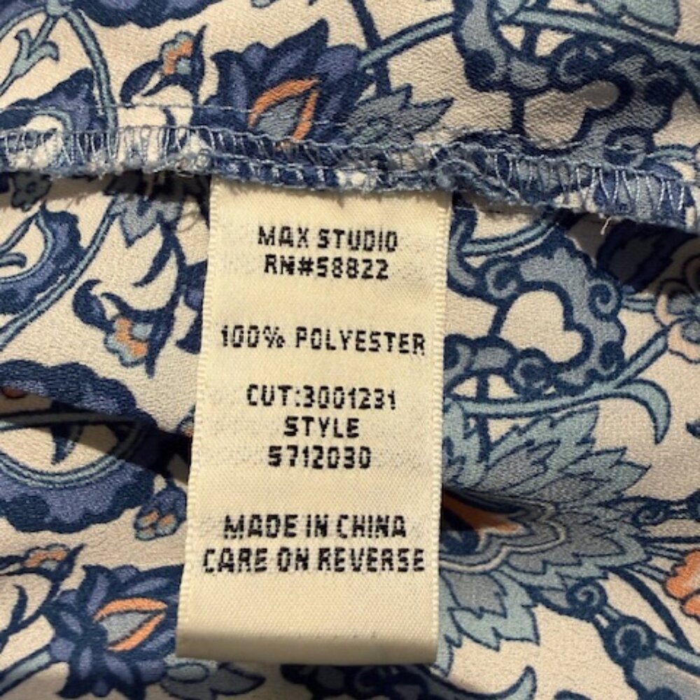 Max Studio v-neck cap sleeve blue & white pattern lightweight blouse: Size M - Picture 4 of 5
